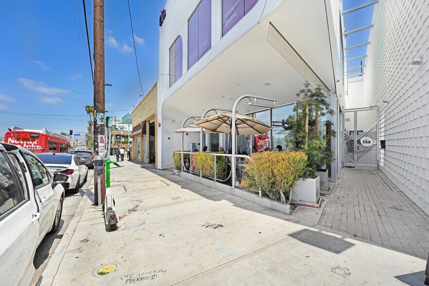 3921 W Sunset Blvd, Los Angeles, CA à vendre - Photo de l’immeuble – Image 3 sur 31