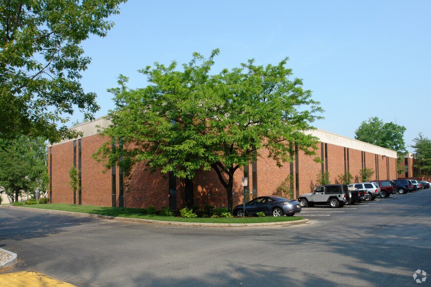 16 Corporate Woods Blvd, Albany, NY à louer - Photo de l’immeuble – Image 3 sur 7