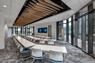 Plus de détails pour 4275 Executive Sq, La Jolla, CA - Bureau à louer