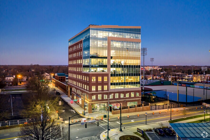 400 Bellemeade St, Greensboro, NC à louer - Photo de l’immeuble – Image 3 sur 6