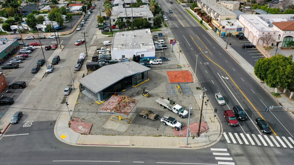1702 San Fernando Rd, San Fernando, CA à vendre - Photo de l’immeuble – Image 2 sur 3