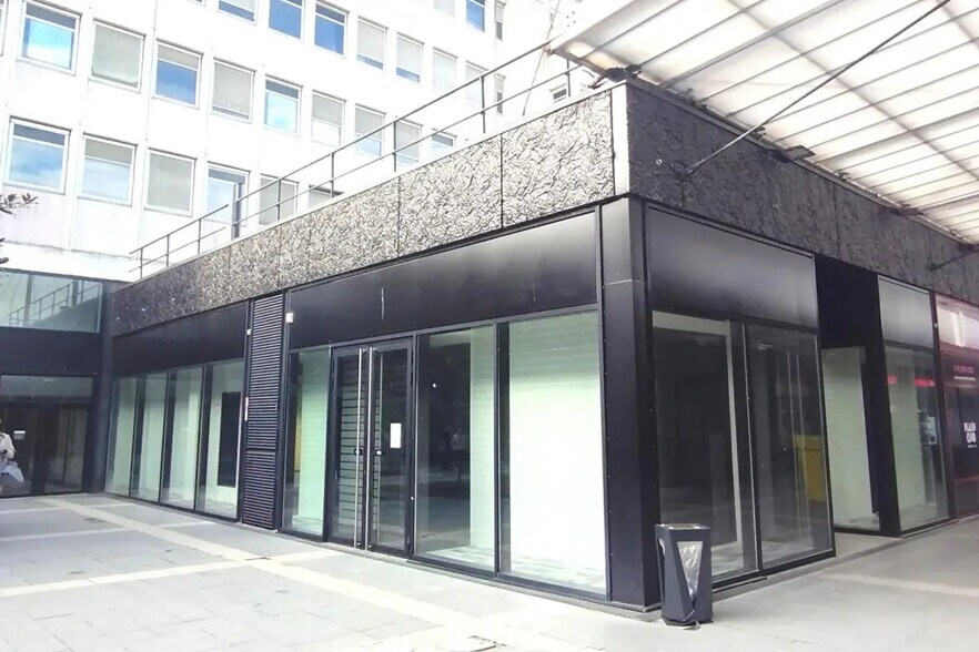 Local commercial dans Saint-Brieuc à louer - Photo de l’immeuble – Image 1 sur 6