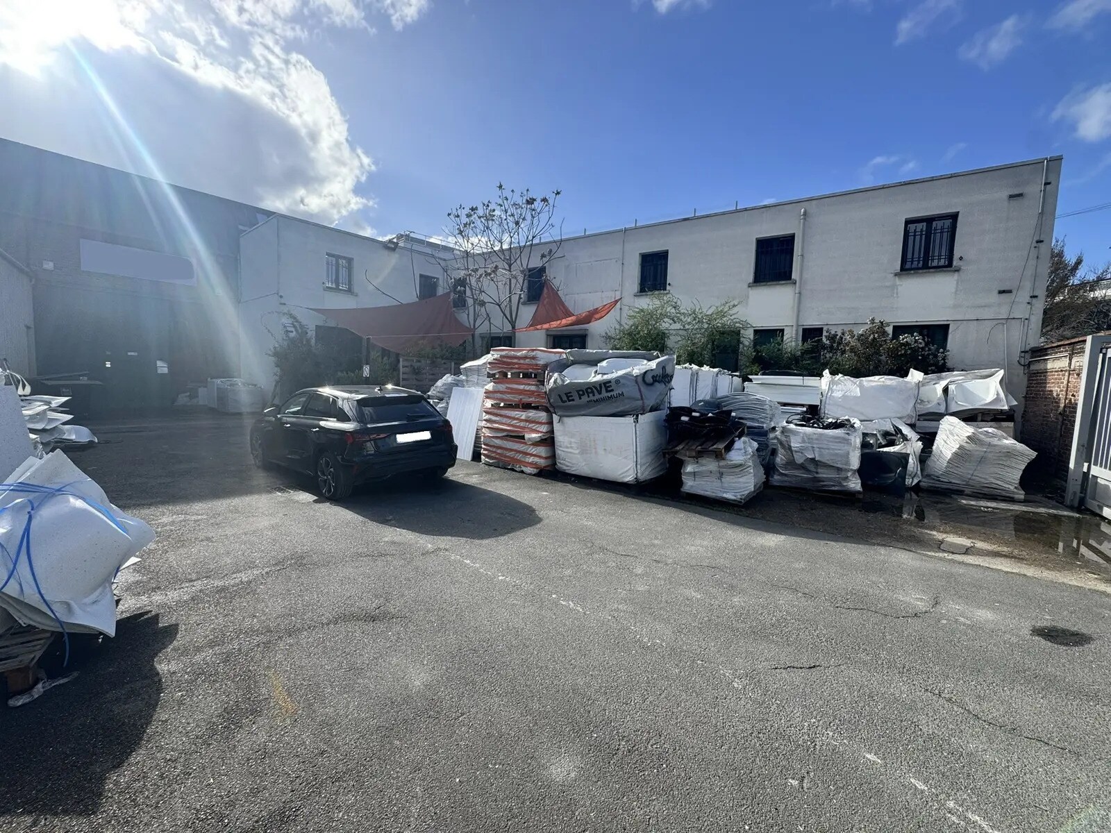 Local d’activités dans Aubervilliers à louer Photo de l’immeuble– Image 1 sur 19