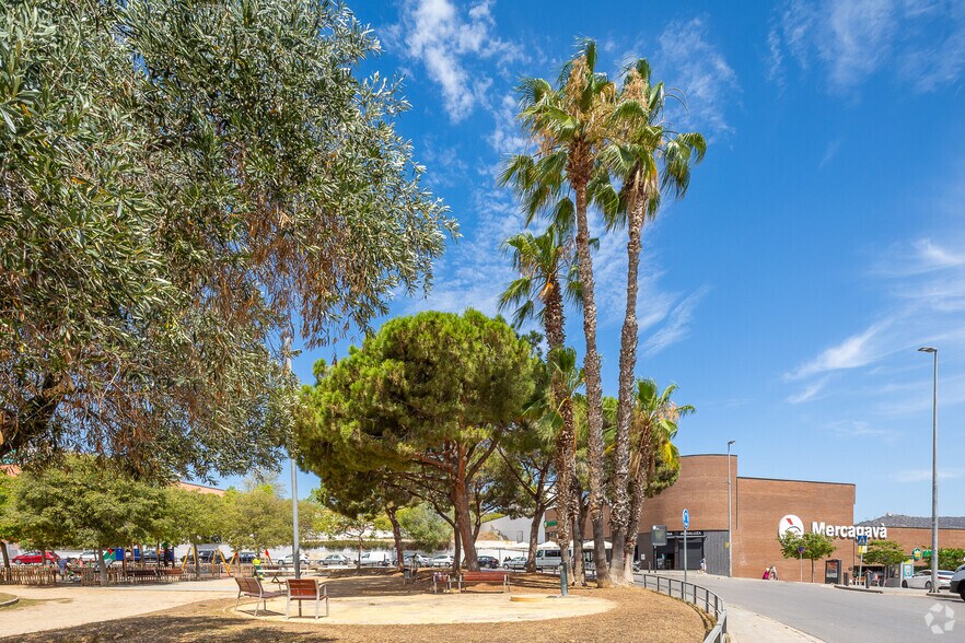 Local commercial dans Gavà, Barcelona à vendre - Photo de l’immeuble – Image 3 sur 3