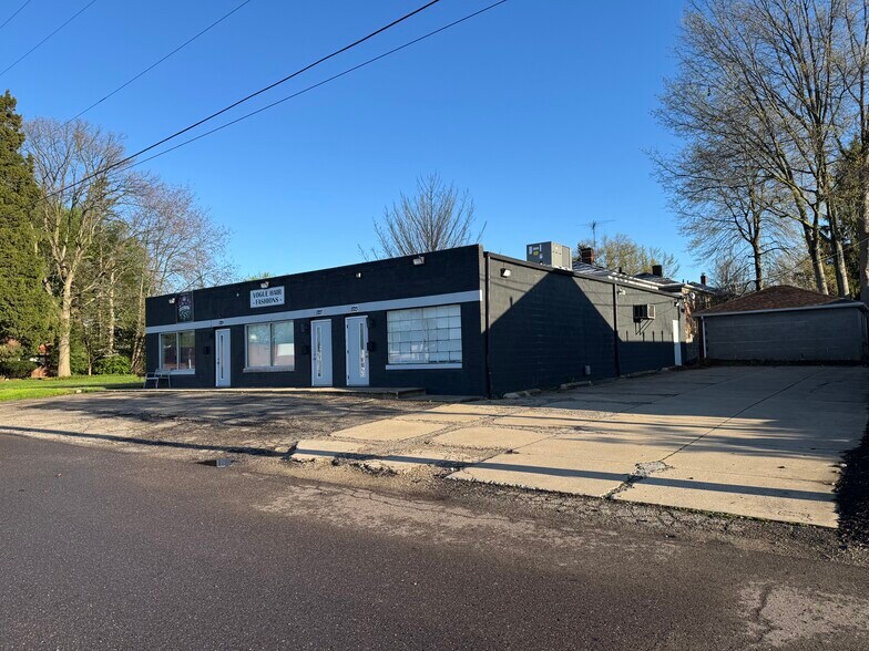 1723-1727 Saddlewood Ave, Akron, OH à vendre - Photo de l’immeuble – Image 2 sur 10