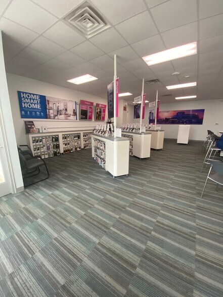 421-425 W Northland Ave, Appleton, WI à louer - Photo de l’immeuble – Image 3 sur 6