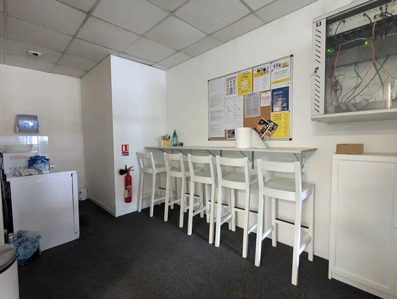 Bureau dans Le Petit-Quevilly à louer - Photo de l’immeuble – Image 3 sur 16