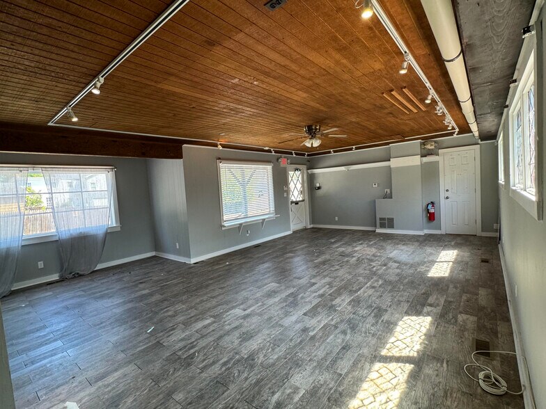 6 Hilltop Rd, Mendham, NJ à louer - Photo de l’immeuble – Image 2 sur 9