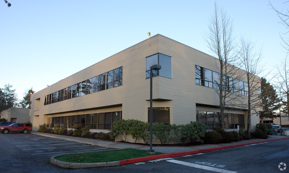 909 SE Everett Mall Way, Everett, WA à vendre - Photo de l’immeuble – Image 2 sur 3