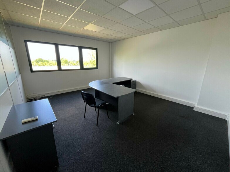 Bureau dans Bussy-Saint-Martin à louer - Photo intérieure – Image 2 sur 5