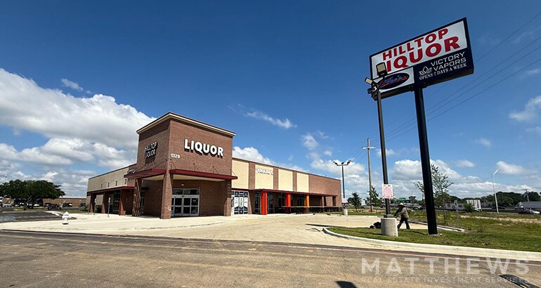 1329 S Stemmons Fwy, Lewisville, TX à vendre - Photo de l’immeuble – Image 2 sur 6