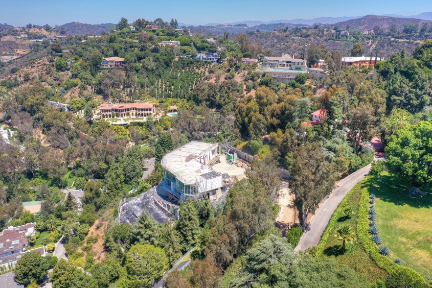 901 Strada Vecchia Rd, Los Angeles, CA à vendre - Photo de l’immeuble – Image 3 sur 14