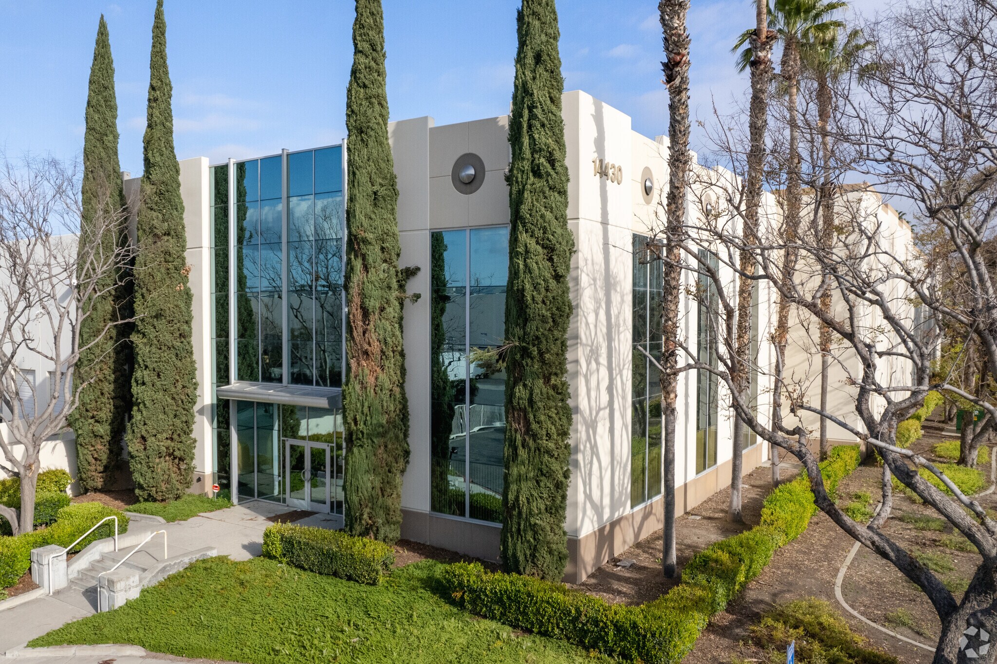 14430 Monte Vista Ave, Chino, CA à louer Photo principale– Image 1 sur 8