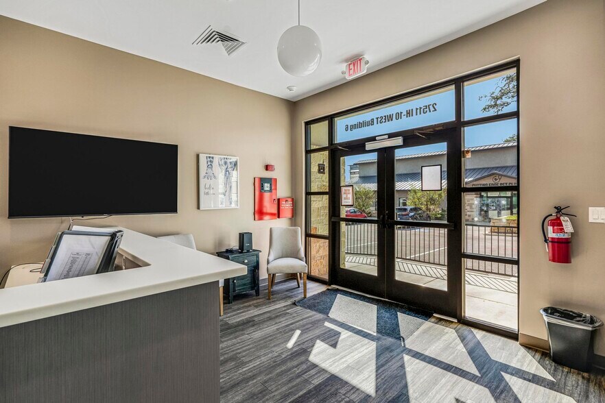 27511 Interstate 10, Boerne, TX à vendre - Photo de l’immeuble – Image 3 sur 12