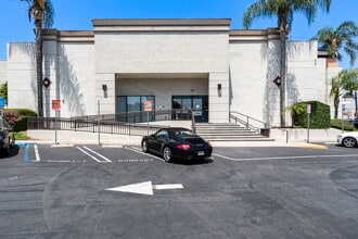 17150-17200 Ventura Blvd, Encino, CA à louer Photo de l’immeuble– Image 2 sur 4