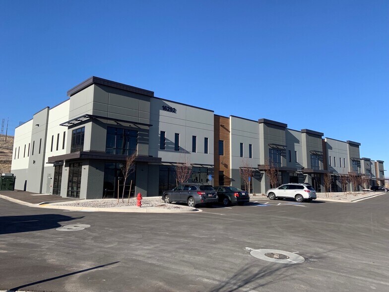 16361 S Bringhurst Blvd, Bluffdale, UT à louer - Photo de l’immeuble – Image 1 sur 10
