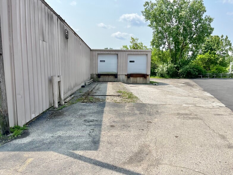 2557 E US Highway 30, Warsaw, IN à louer - Photo de l’immeuble – Image 2 sur 9