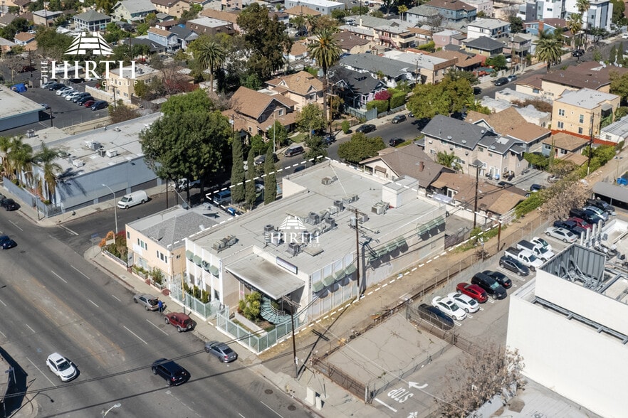 1725 Beverly Blvd, Los Angeles, CA à louer - Photo de l’immeuble – Image 3 sur 18