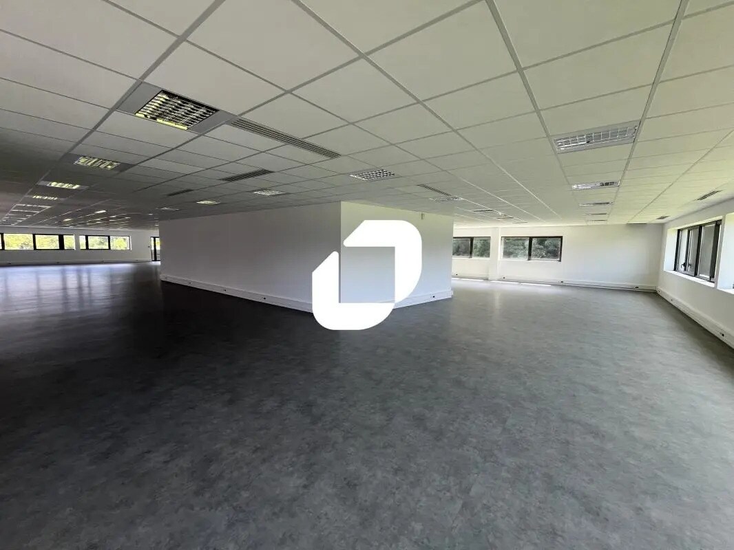 Bureau dans Oignies à louer Photo de l’immeuble– Image 1 sur 18