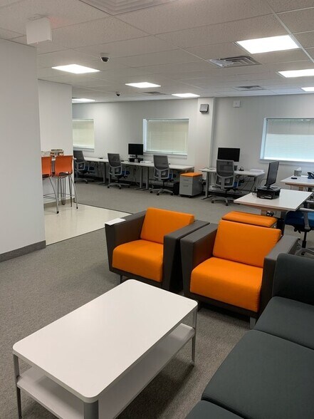 505 Thornall St, Edison, NJ à louer - Photo intérieure – Image 3 sur 17