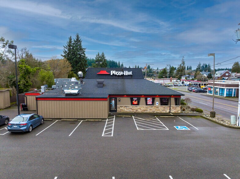 2119 6th St, Bremerton, WA à vendre - Photo principale – Image 1 sur 3