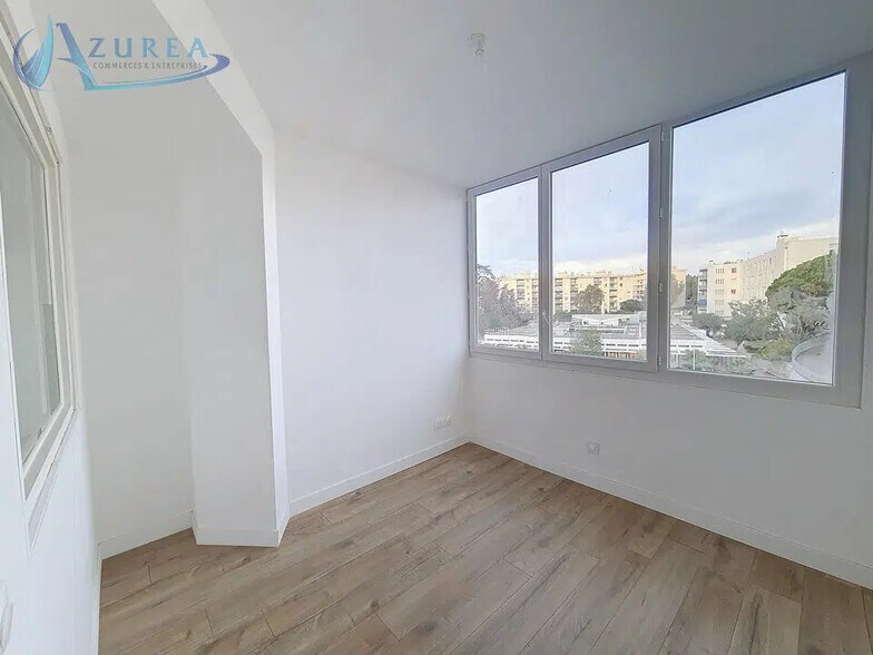 Bureau dans Nice à vendre - Photo de l’immeuble – Image 3 sur 6