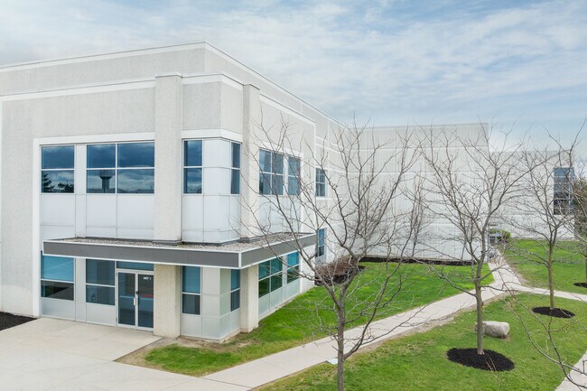 Plus de détails pour 8350 Lawson Rd, Milton, ON - Industriel/Logistique à louer