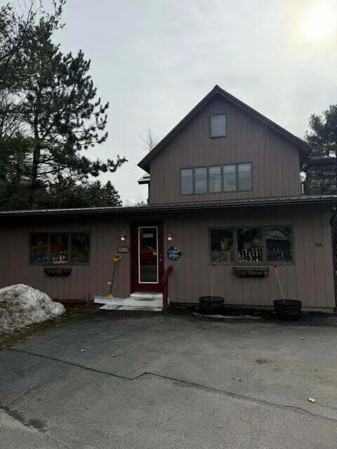 506 Lake Flower Ave, Saranac Lake, NY à vendre Photo principale– Image 1 sur 8