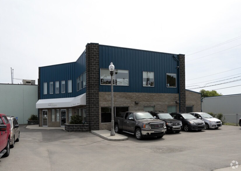 207 39th Ave NE, Calgary, AB à vendre - Photo de l’immeuble – Image 2 sur 4