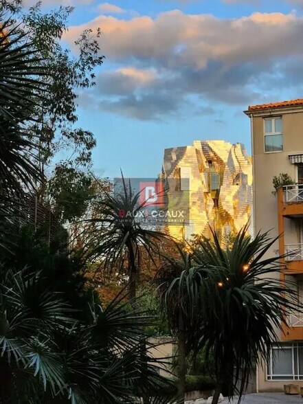 Bureau dans Arles à vendre - Photo de l’immeuble – Image 3 sur 3