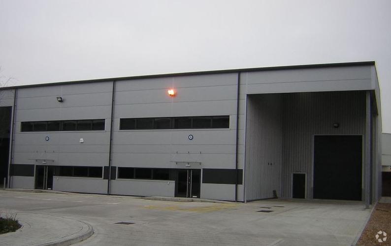 Stonefield Way, Ruislip à louer Photo principale– Image 1 sur 3