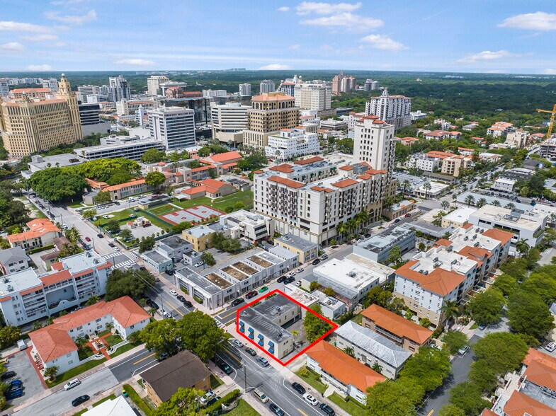 101 Madeira Ave, Coral Gables, FL à vendre - Photo de l’immeuble – Image 3 sur 15