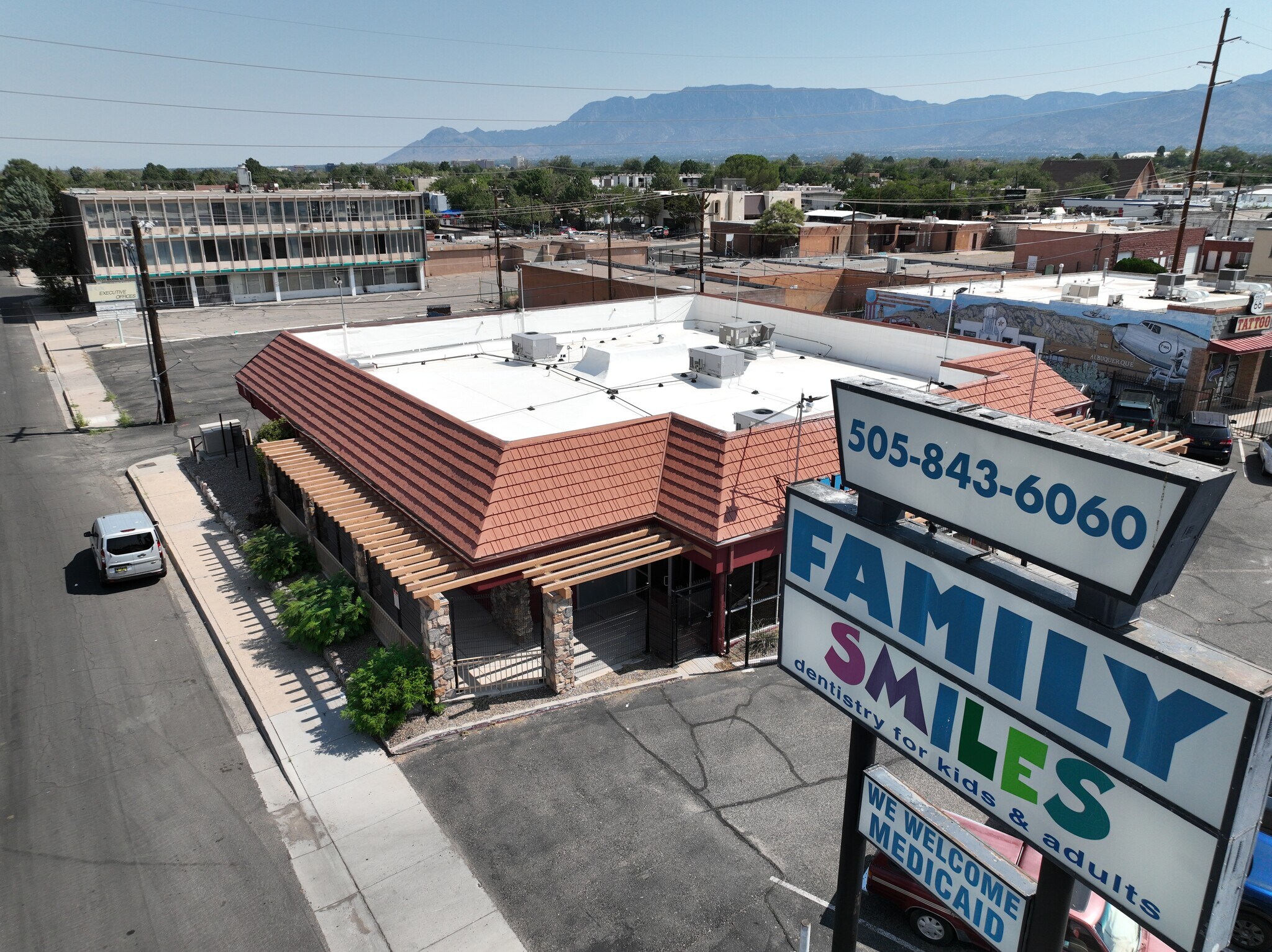 5505 Central Ave NE, Albuquerque, NM à vendre Photo principale– Image 1 sur 7