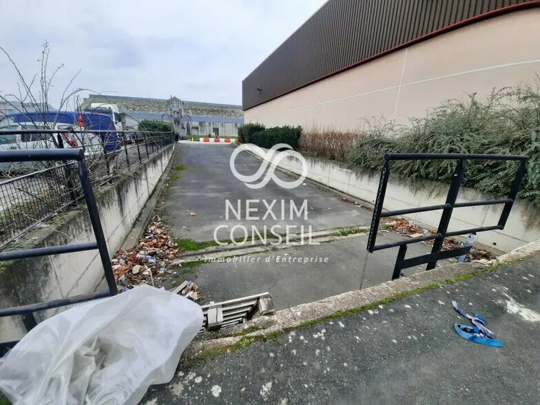 17 Route Du Mole 2 Et 3, Gennevilliers à louer - Photo de l’immeuble – Image 3 sur 5