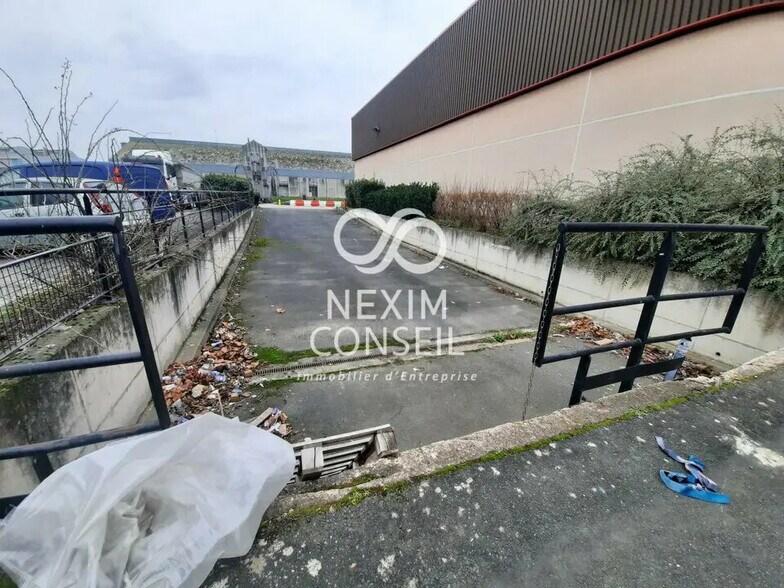 Bureau dans Gennevilliers à louer - Photo de l’immeuble – Image 3 sur 5