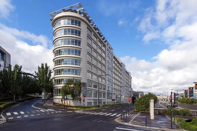 Plus de détails pour 23 Rue François Jacob, Rueil-Malmaison - Bureau à louer