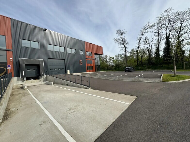 Industriel/Logistique dans SAINT-OUEN-L'AUMONE à louer - Photo de l’immeuble – Image 2 sur 20