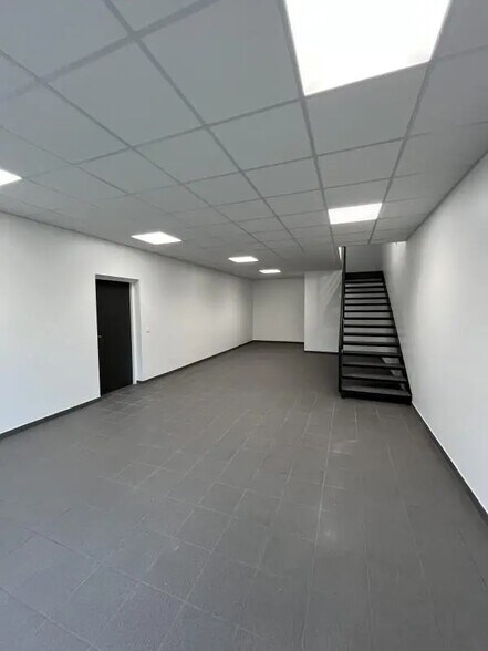 Industriel/Logistique dans Gennevilliers à vendre - Photo de l’immeuble – Image 3 sur 26