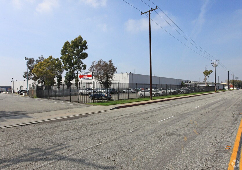 19801 S Santa Fe Ave, Rancho Dominguez, CA à louer - Photo principale – Image 2 sur 4