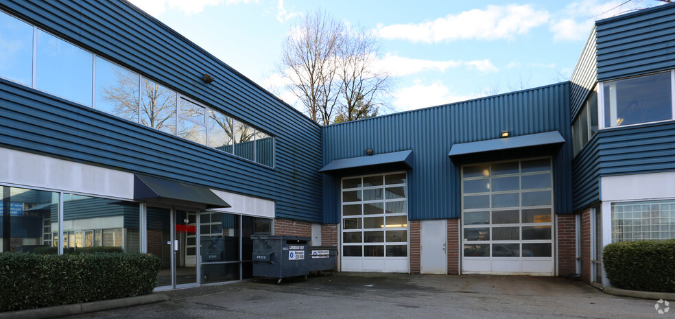 1875 Broadway St, Port Coquitlam, BC à louer - Photo de l’immeuble – Image 3 sur 7
