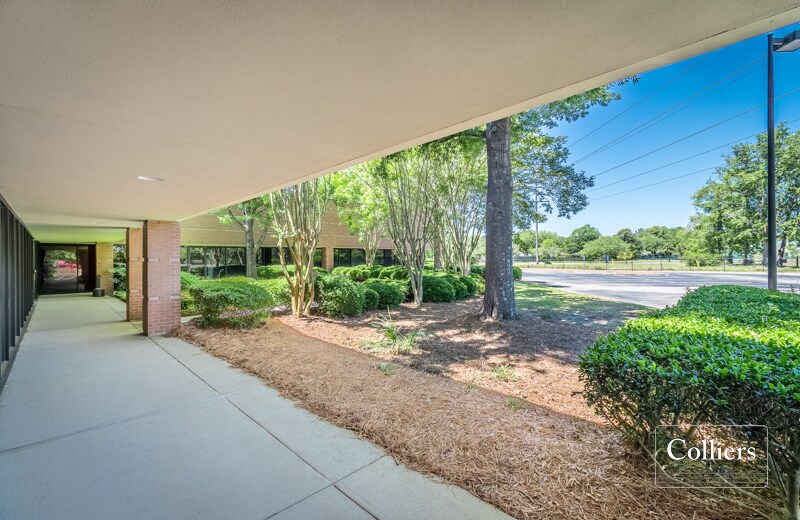 3820 Faber Place Dr, North Charleston, SC à vendre - Photo de l’immeuble – Image 3 sur 12