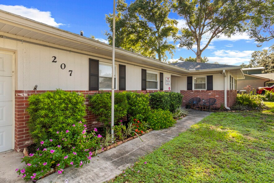 207 W Wheeler Rd, Seffner, FL à vendre - Photo de l’immeuble – Image 3 sur 42