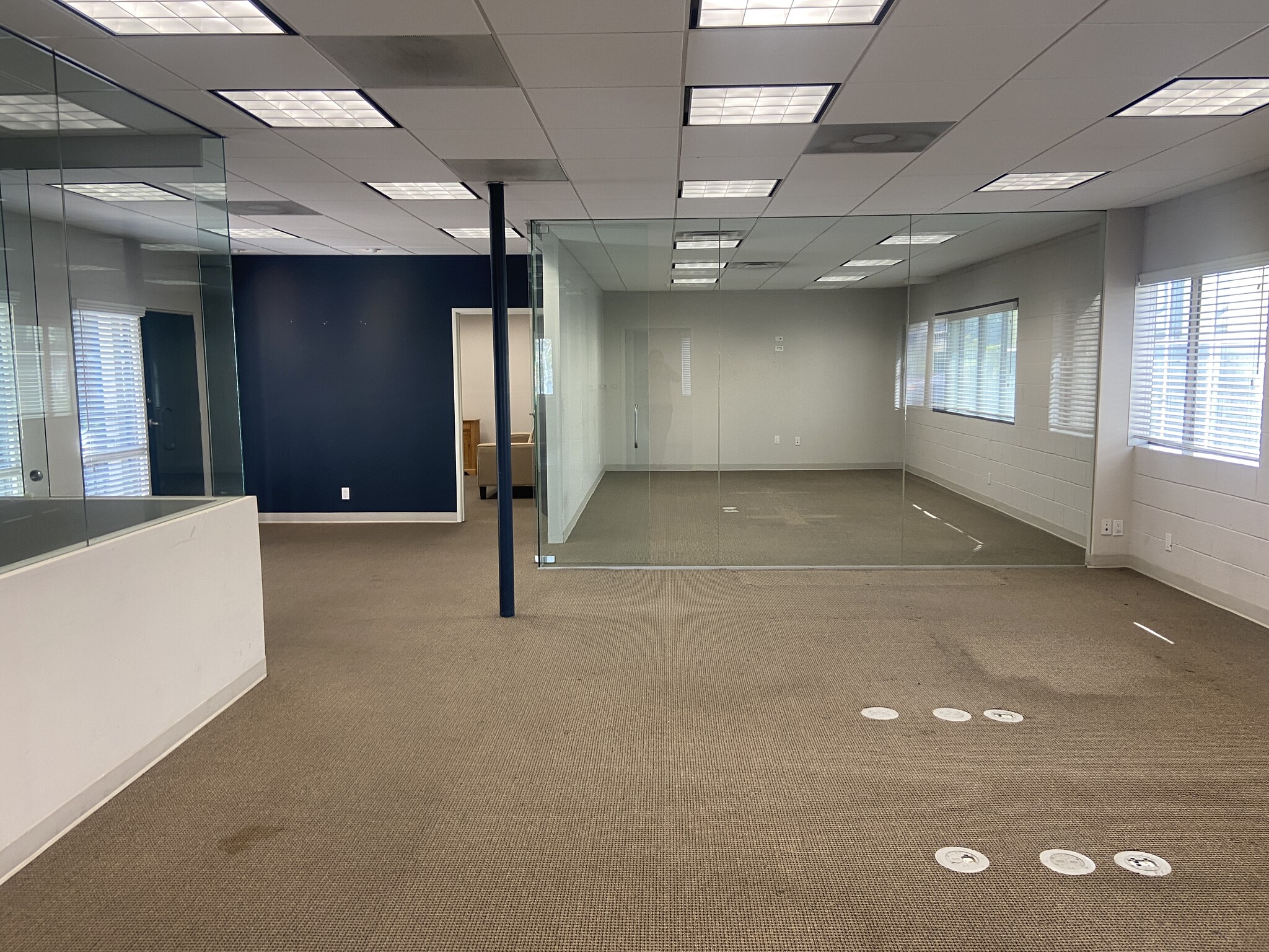 520 S Sepulveda Blvd, Los Angeles, CA à louer Photo intérieure– Image 1 sur 2