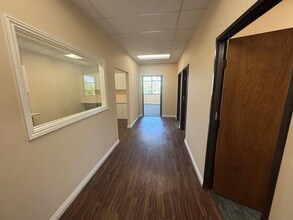17525 Ventura Blvd, Encino, CA à louer Photo intérieure– Image 1 sur 6