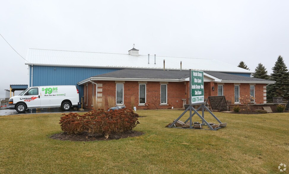 825 E North St, Elburn, IL à louer - Photo de l’immeuble – Image 3 sur 47