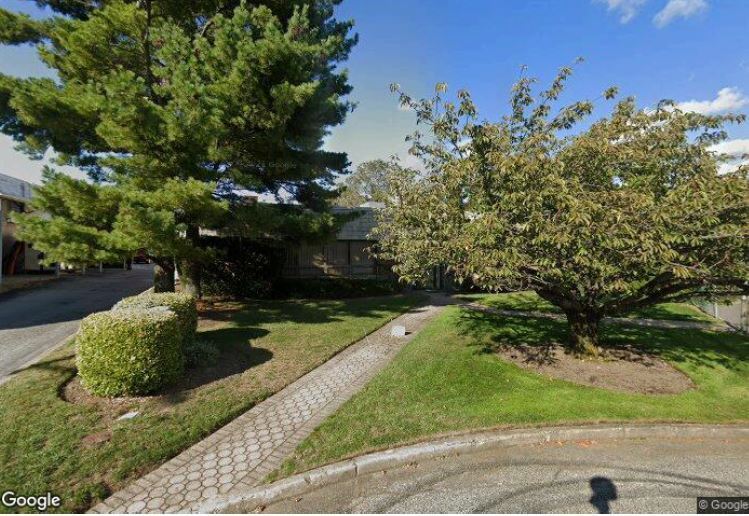 22 Connor Ln, Deer Park, NY à louer - Photo de l’immeuble – Image 2 sur 19