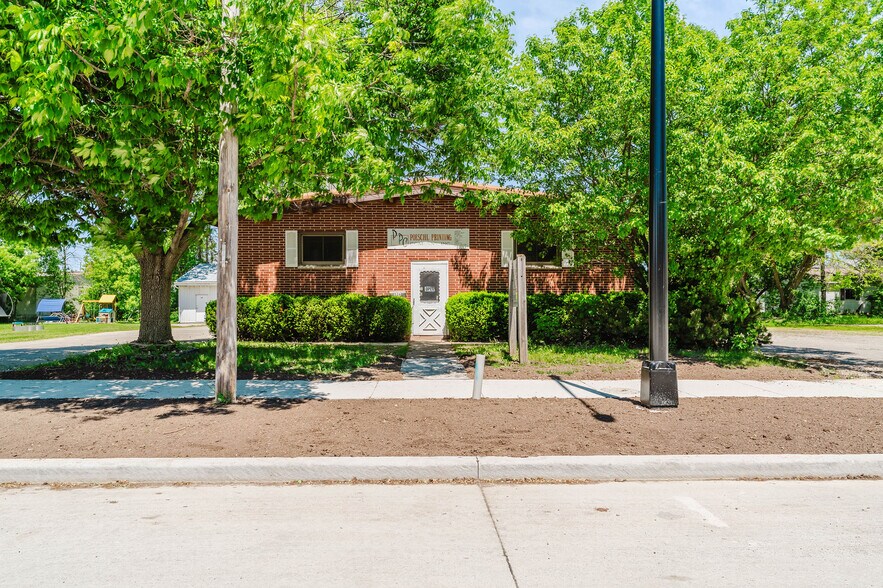 526 W 11th Ave, Oshkosh, WI à vendre - Photo de l’immeuble – Image 1 sur 25