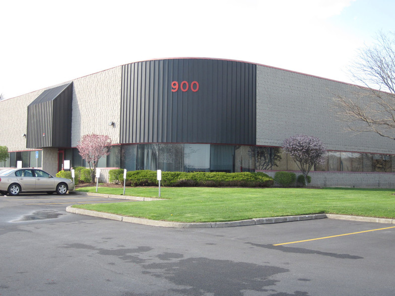 900 Corporate Blvd, Newburgh, NY à louer - Photo de l’immeuble – Image 2 sur 18