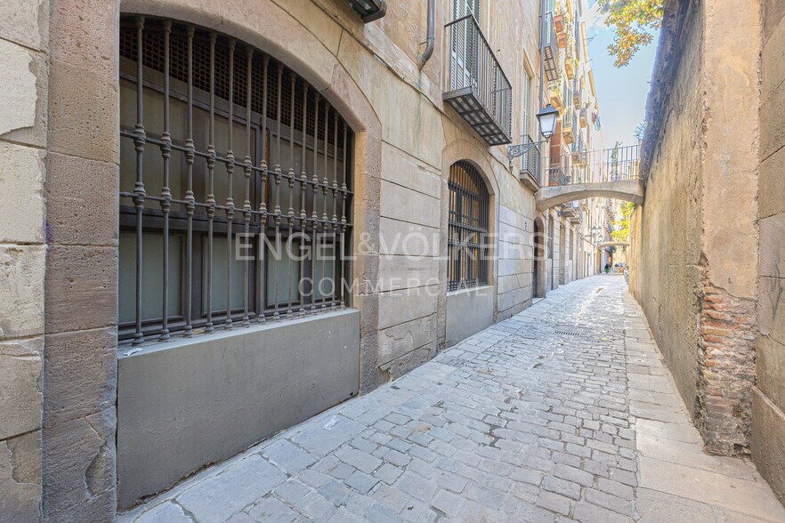 Local commercial dans Barcelone, Barcelona à louer - Photo de l’immeuble – Image 2 sur 8