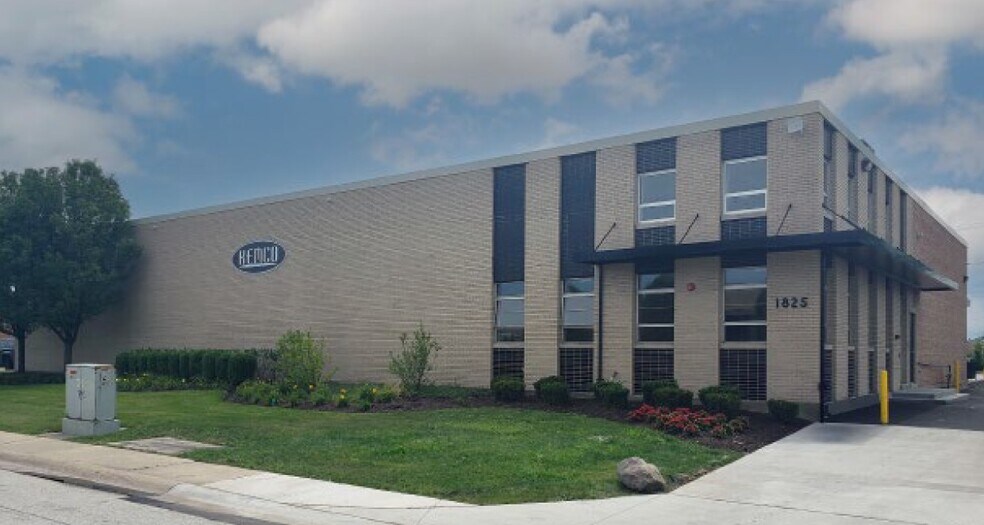 1825 Estes Ave, Elk Grove Village, IL à louer - Photo de l’immeuble – Image 2 sur 2